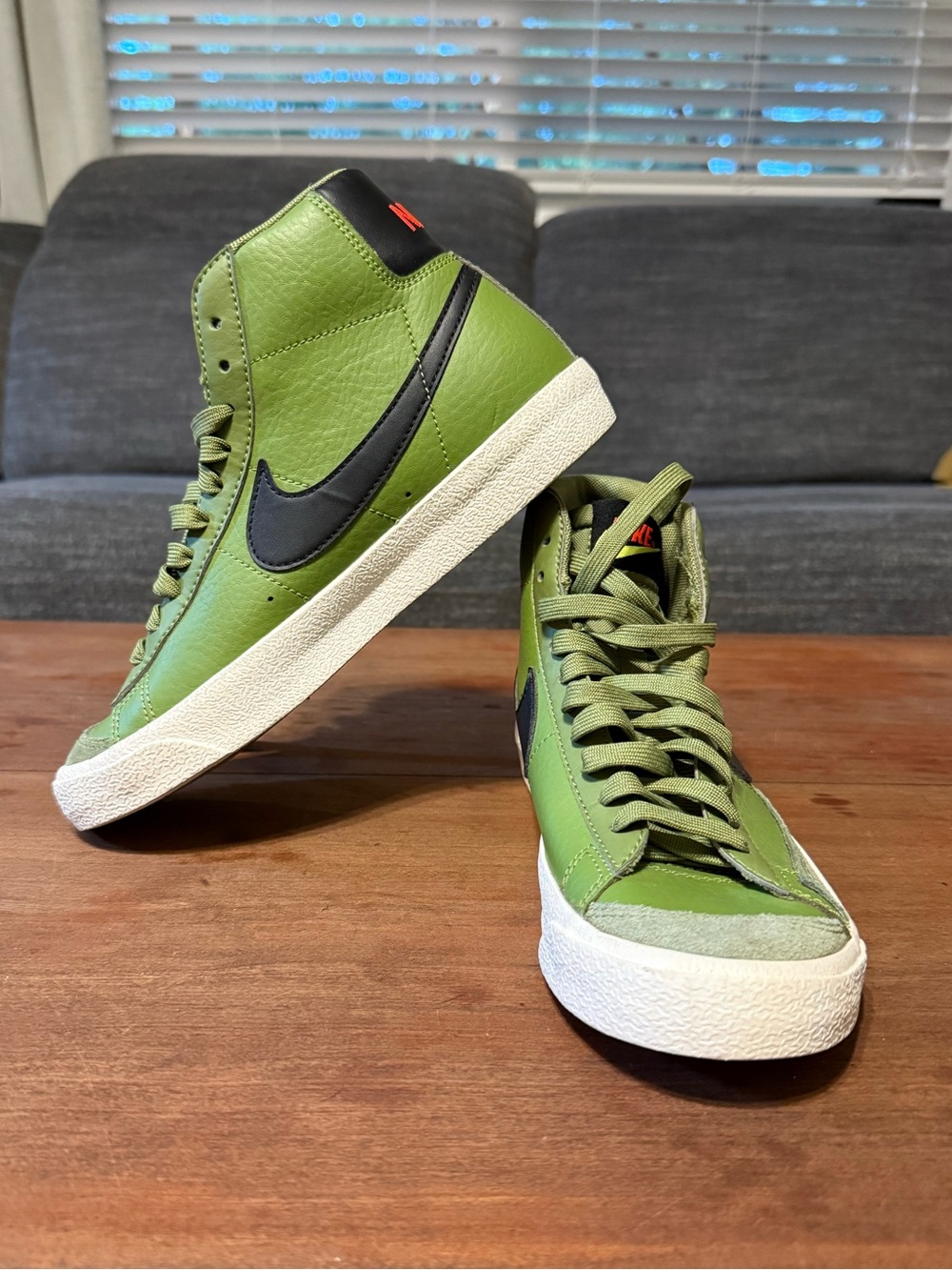 Nike Blazers Mid ‘77 Kids Sneakers in Color Asparagus